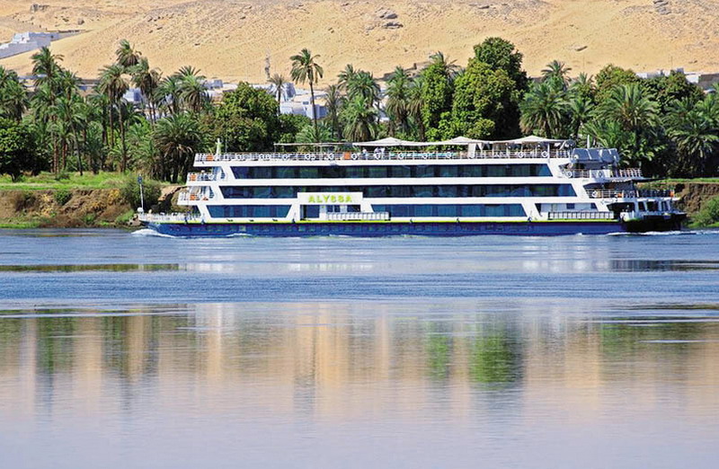 Alyssa Nile cruise